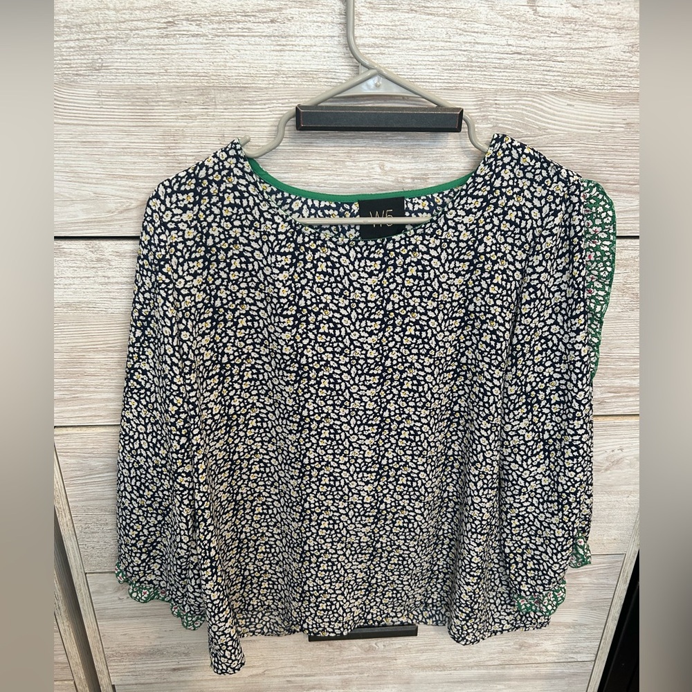 W5 Blue Floral Long Sleeved Blouse Green Trim & Ruffles Down Sleeves Large